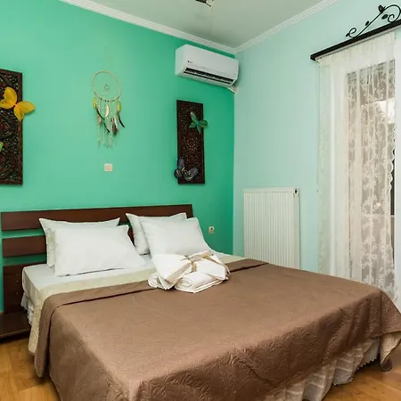 Aiolia North Apartment *